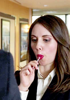 Alison Brie lolly'